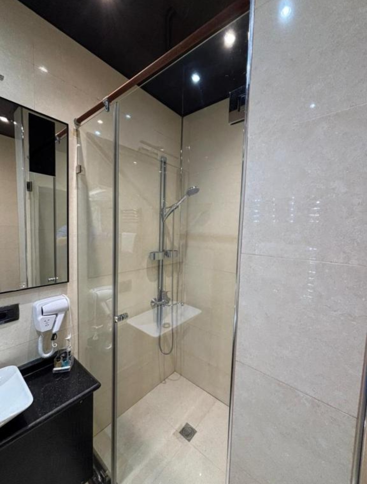 Large Twin Room 