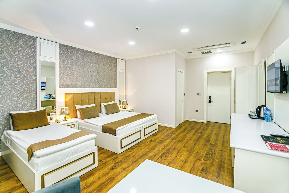 Deluxe Triple Room