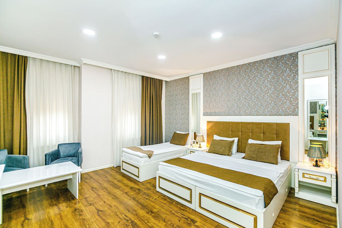 Deluxe Triple Room