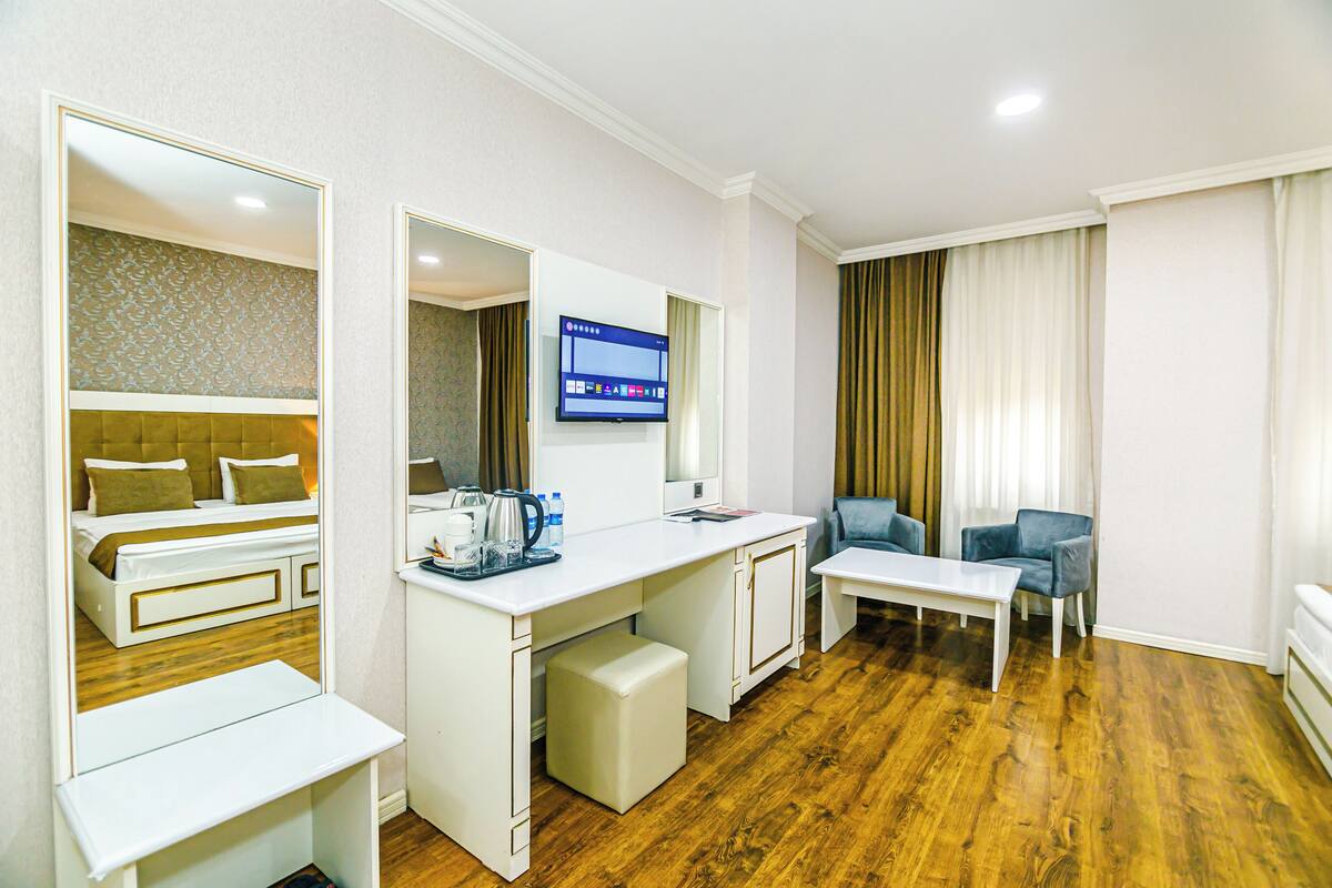 Deluxe Triple Room