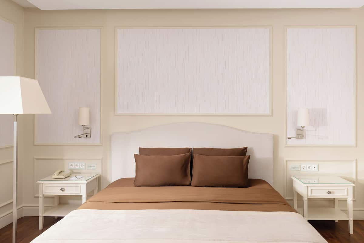 Deluxe Room (King)