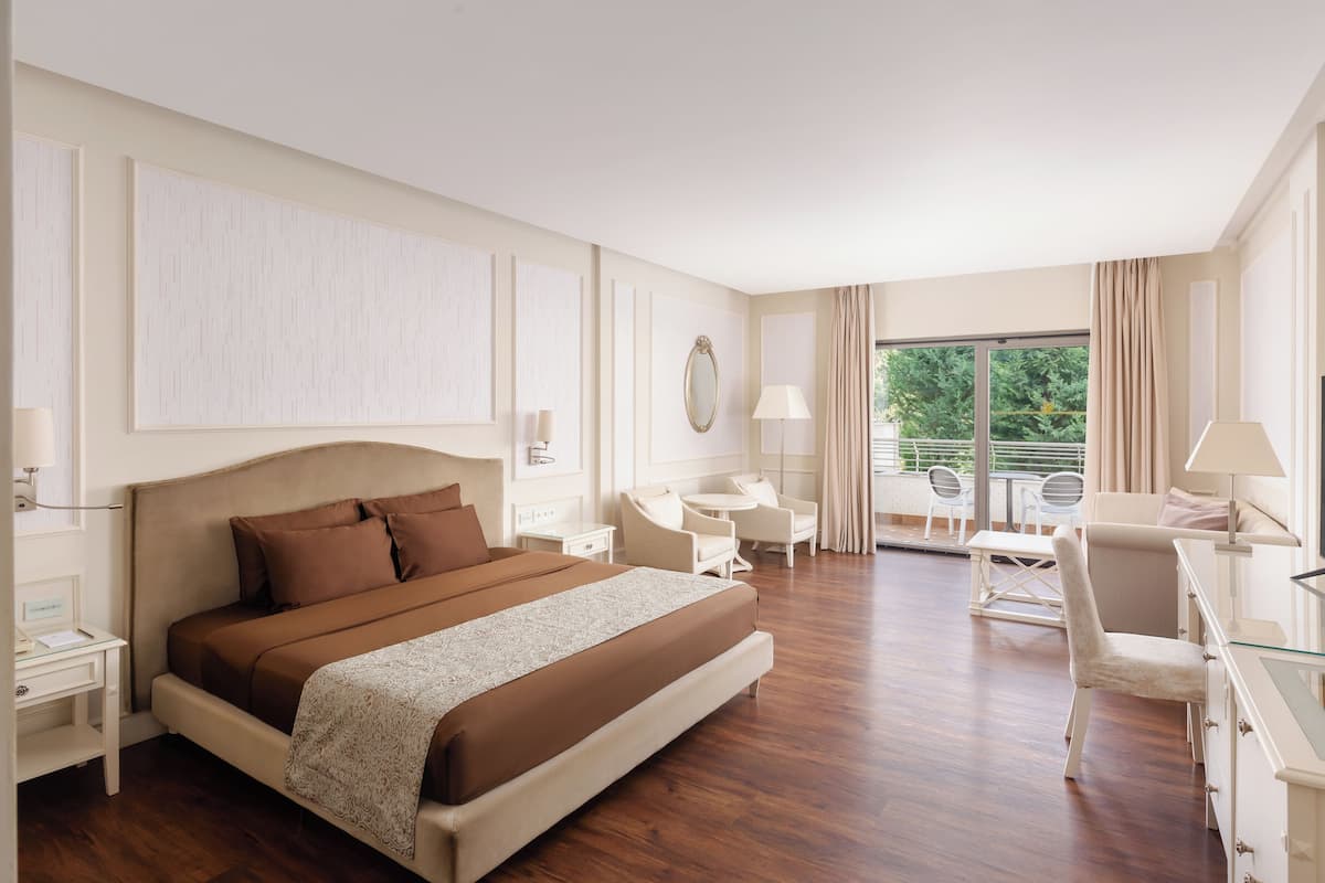 Junior Suite (King)