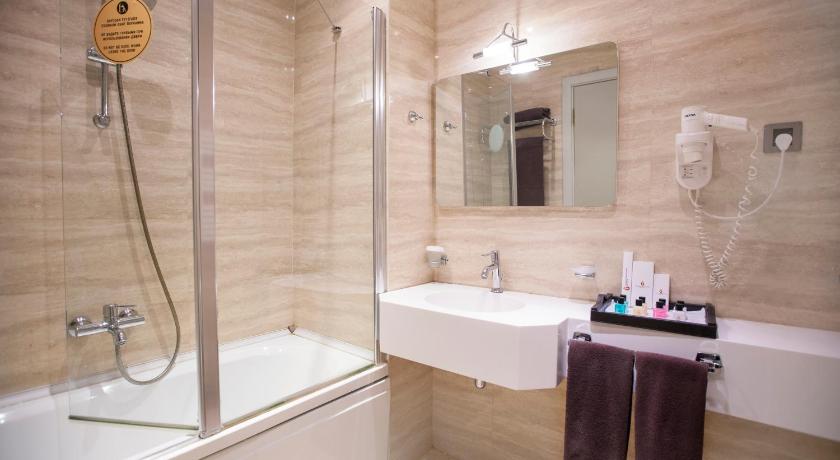 Standard Double or Twin Room 