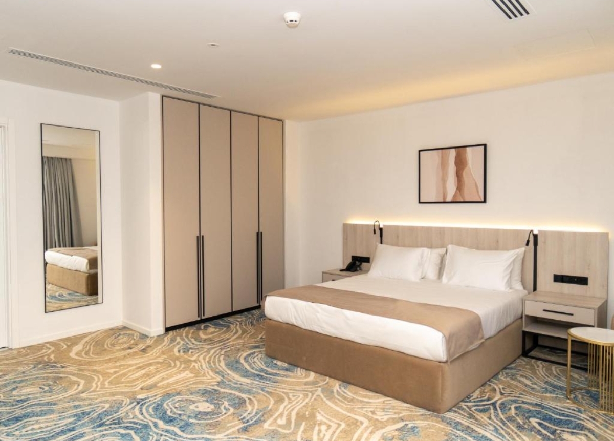 Deluxe King Room