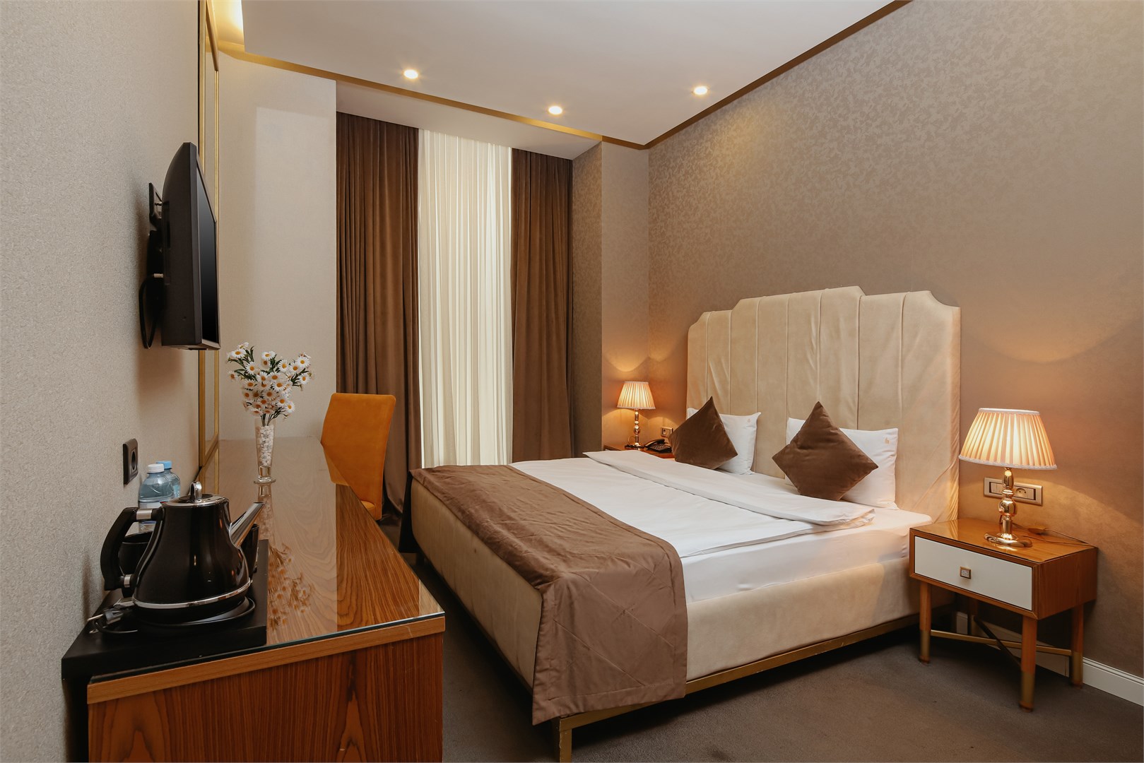 Large Double Room 