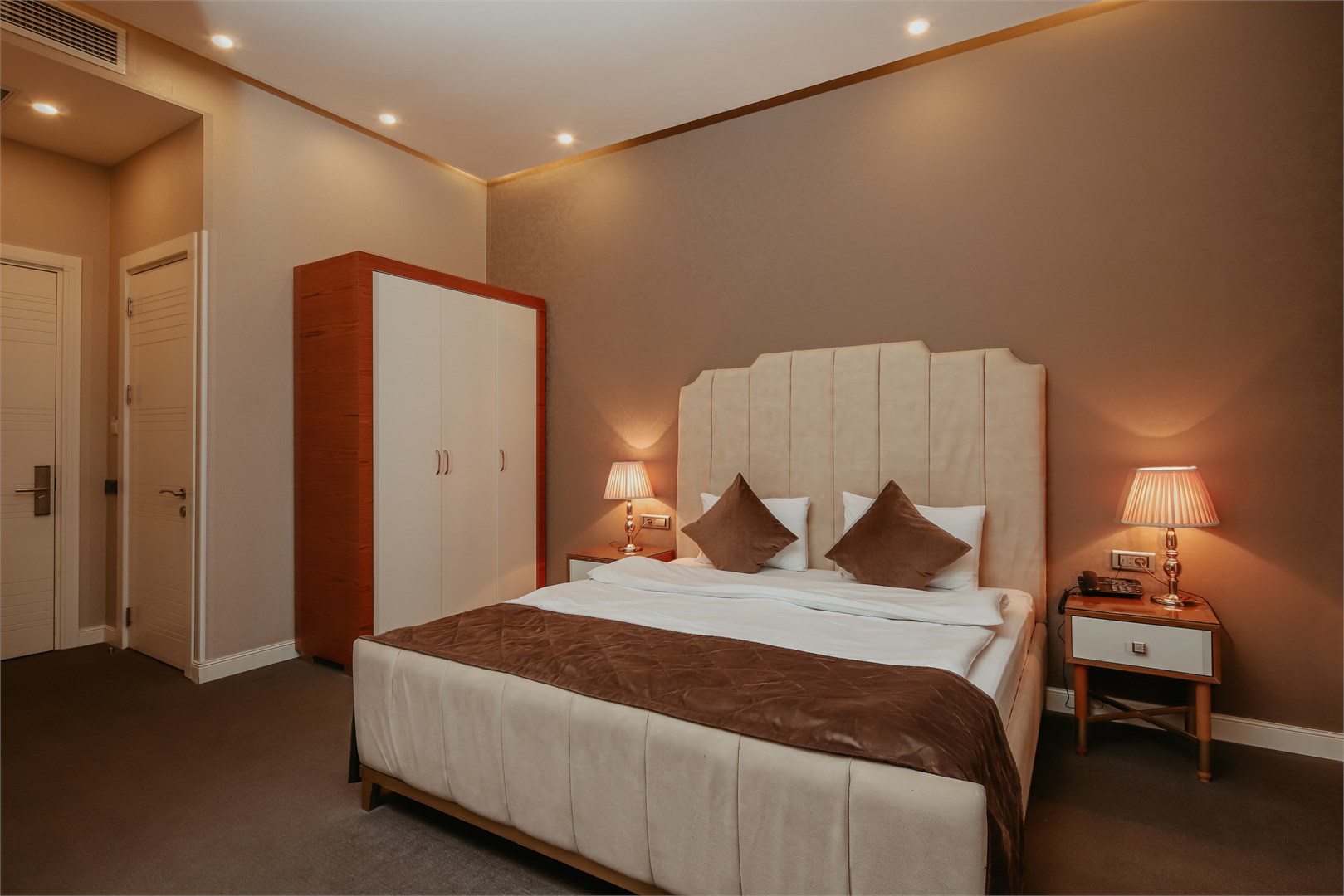Large Double Room 
