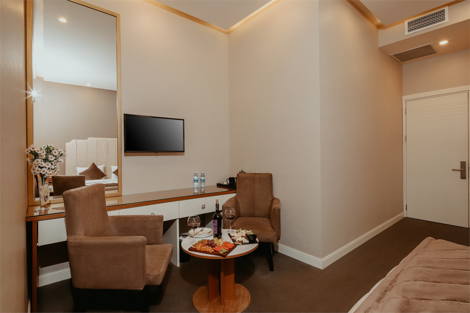 Large Double Room 