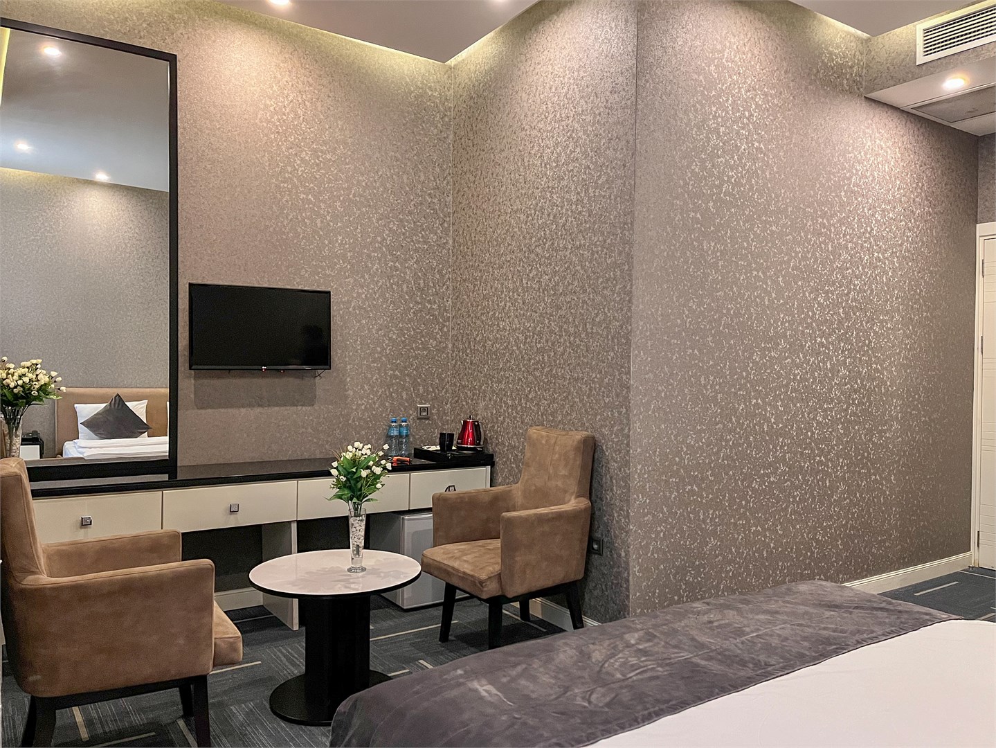 Large Double Room 