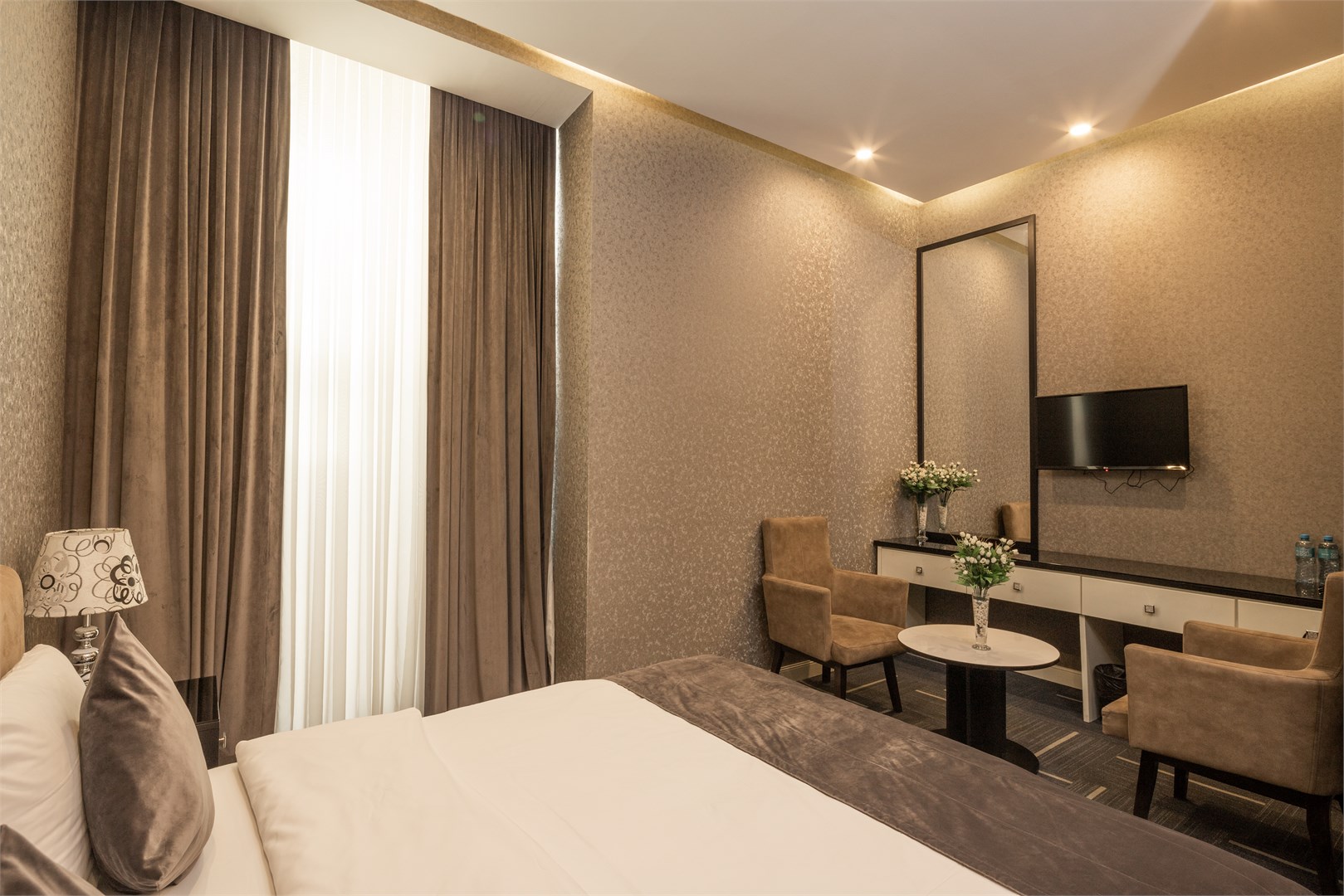 Large Double Room 