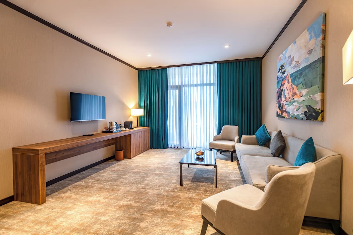 Deluxe Suite