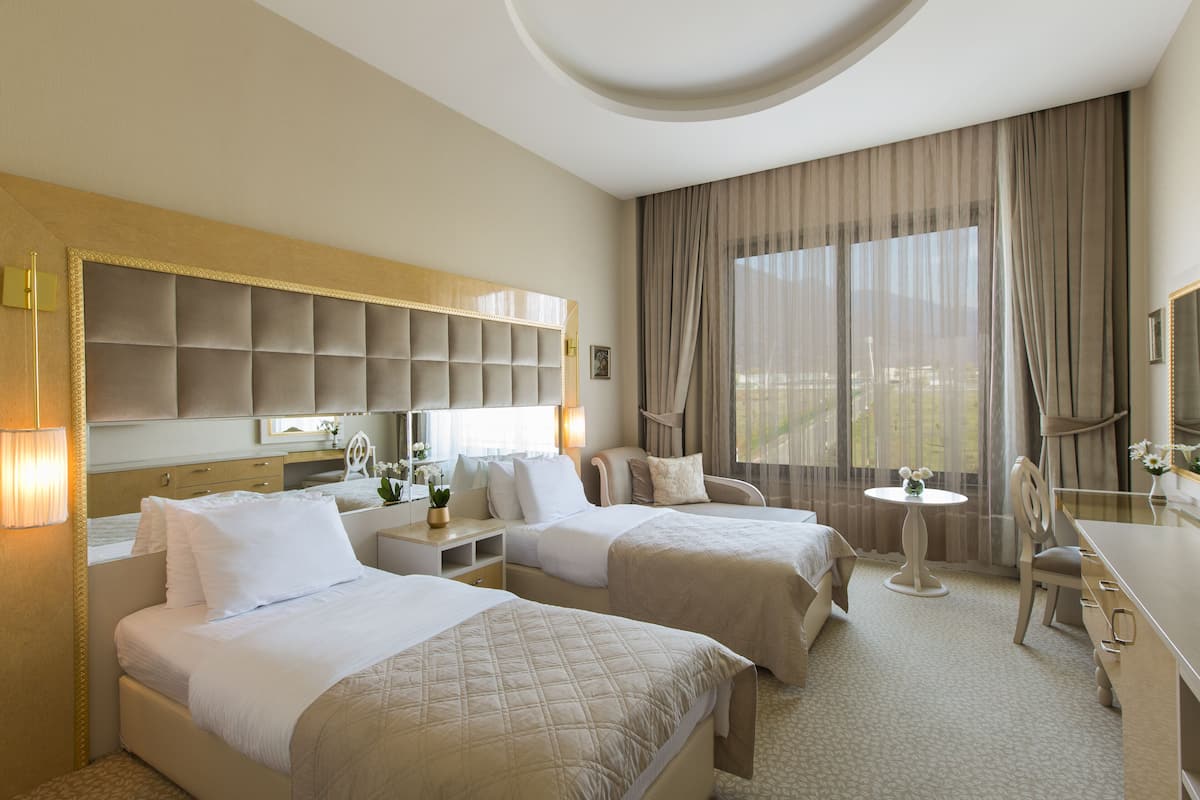 SUPERIOR TWIN ROOM