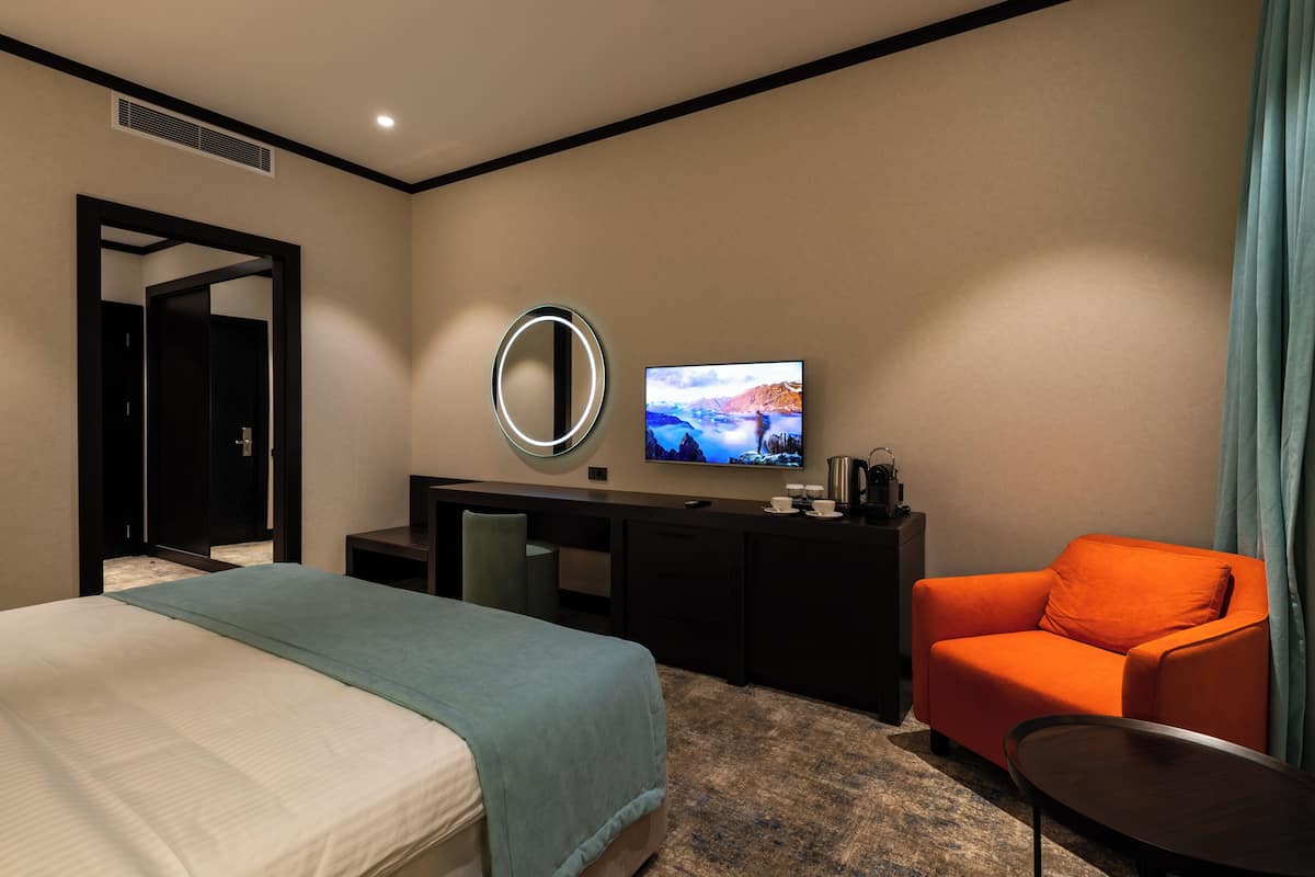 Standard King-bed Room