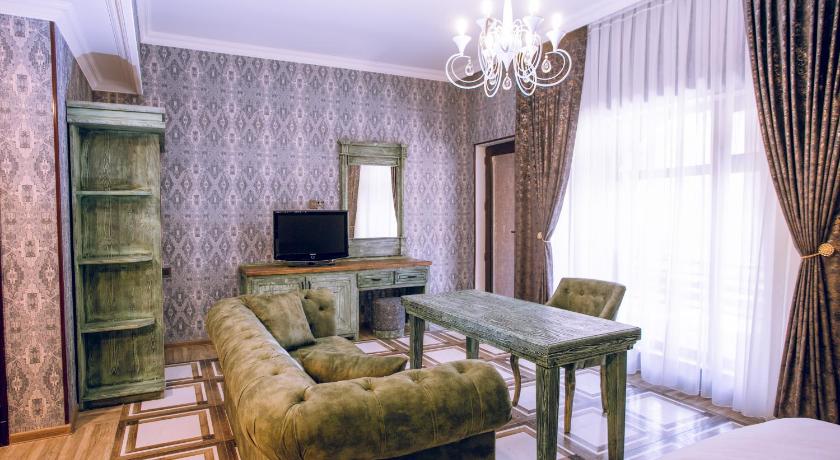 Qala Family Suit room