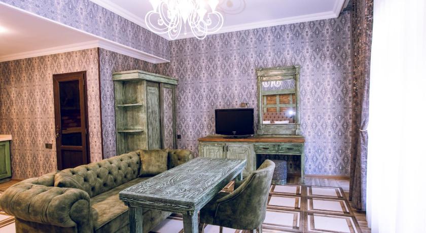 Qala Family Suit room