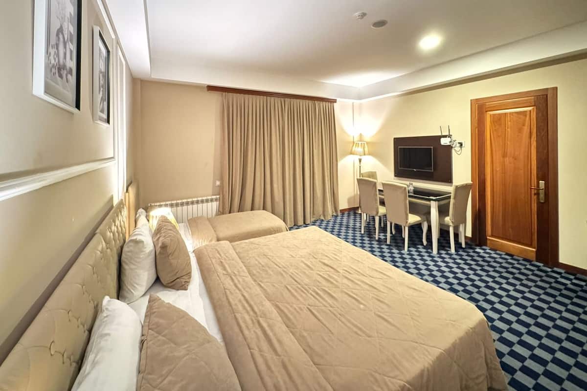 Deluxe Triple Room with Sea View