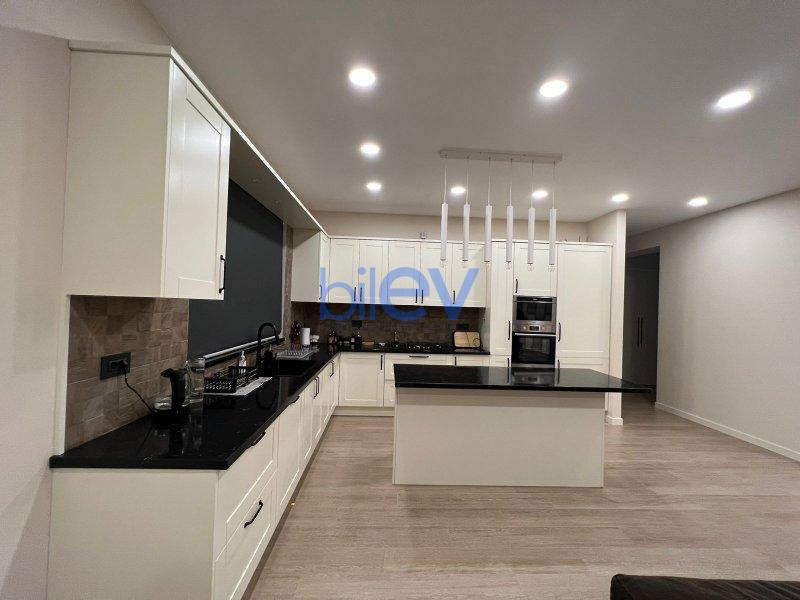 Satılır 4 otaqlı Həyət evi  180m², Bakı
