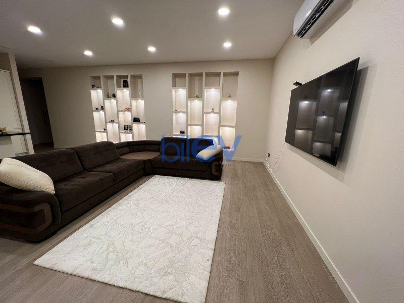 Satılır 4 otaqlı Həyət evi  180m², Bakı