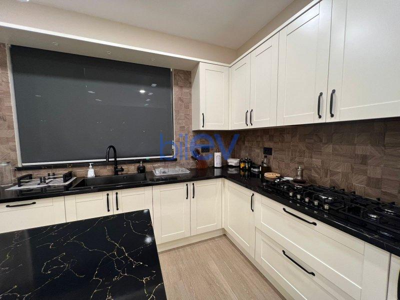 Satılır 4 otaqlı Həyət evi  180m², Bakı