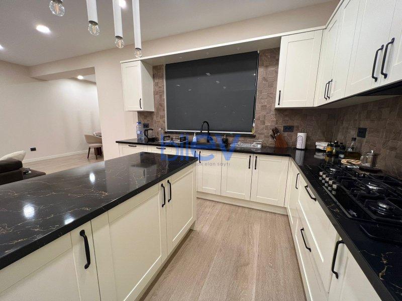 Satılır 4 otaqlı Həyət evi  180m², Bakı