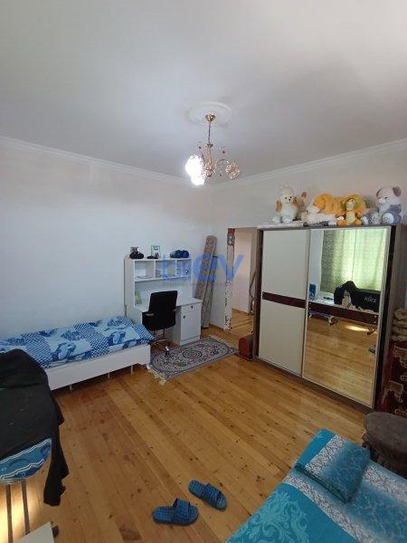 Satılır 7 otaqlı Həyət evi  200m², Bakı