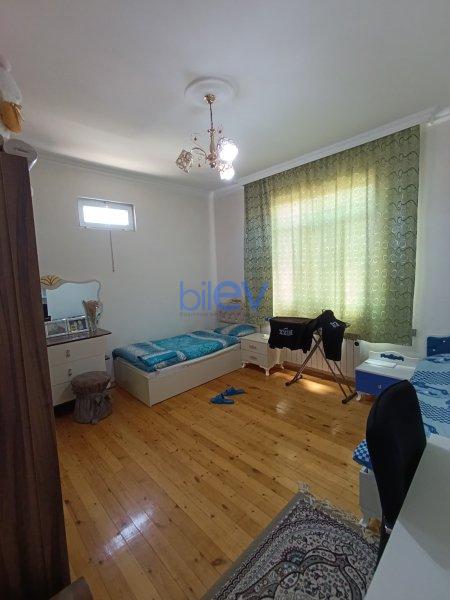 Satılır 7 otaqlı Həyət evi  200m², Bakı