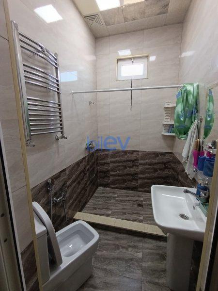 Satılır 7 otaqlı Həyət evi  200m², Bakı
