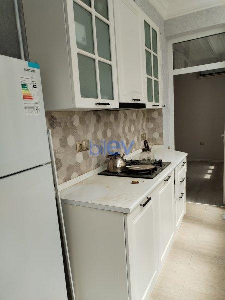 Aylıq Kirayə 3 otaqlı Yeni Tikili bina evi  85m², Bakı