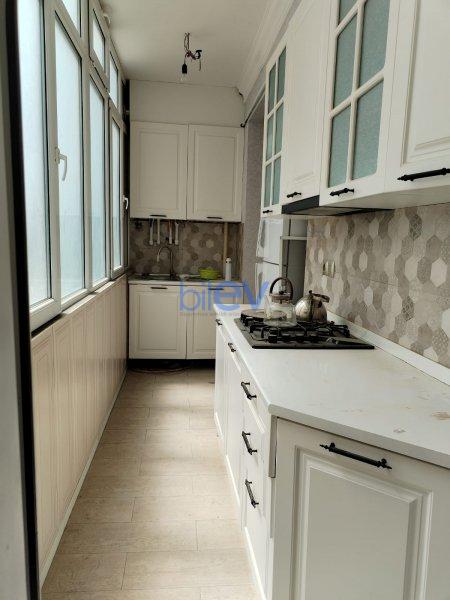 Aylıq Kirayə 3 otaqlı Yeni Tikili bina evi  85m², Bakı