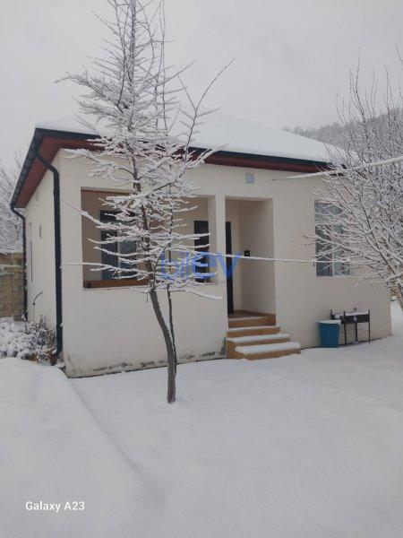 Kirayə (günlük) 2 otaqlı Bağ evi  80m², Quba