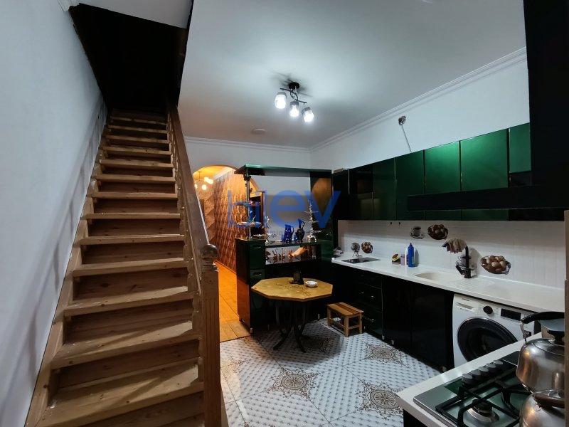Satılır 4 otaqlı Həyət evi  110m², Bakı