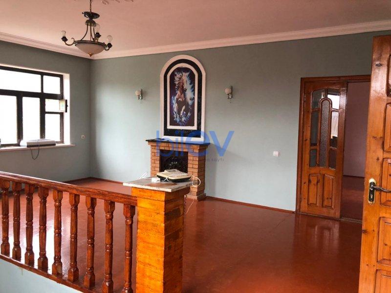 Satılır 8 otaqlı Həyət evi  200m², Xaçmaz