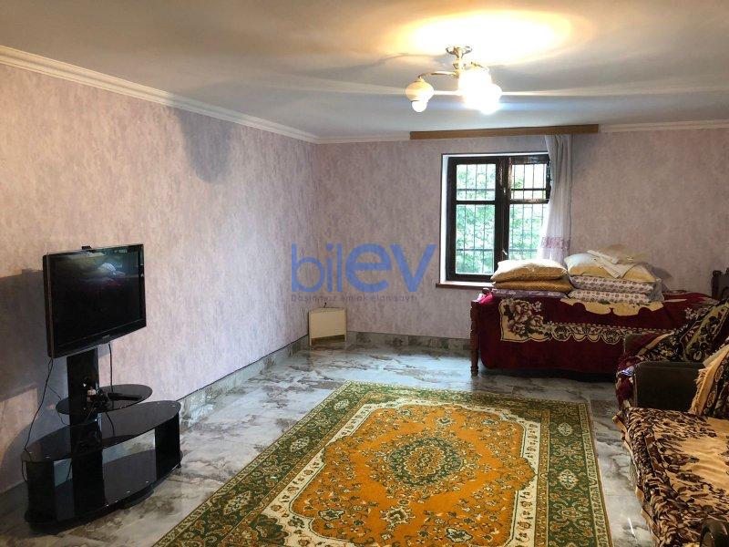 Satılır 8 otaqlı Həyət evi  200m², Xaçmaz