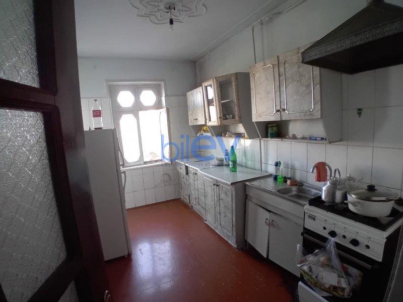 Satış 4 otaqlı Köhnə Tikili bina evi  70m², Sumqayıt