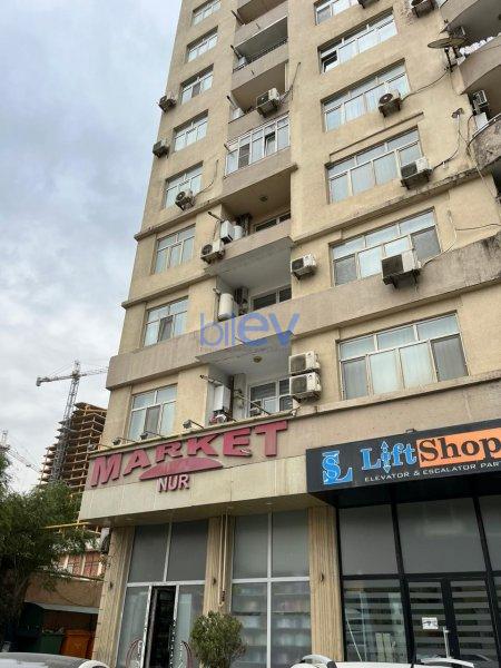 Aylıq Kirayə 3 otaqlı Yeni Tikili bina evi  111m², Bakı