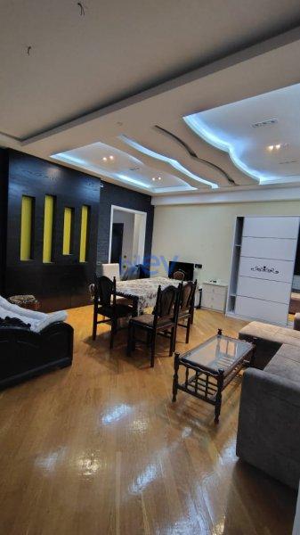 Aylıq Kirayə 3 otaqlı Yeni Tikili bina evi  155m², Bakı