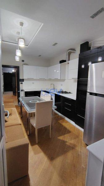Aylıq Kirayə 3 otaqlı Yeni Tikili bina evi  155m², Bakı