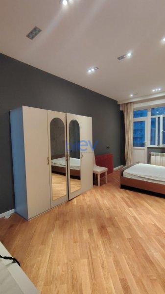 Aylıq Kirayə 3 otaqlı Yeni Tikili bina evi  155m², Bakı