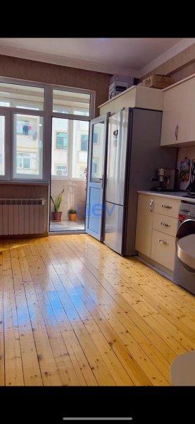 Satılır 3 otaqlı Yeni Tikili  80m², Bakı