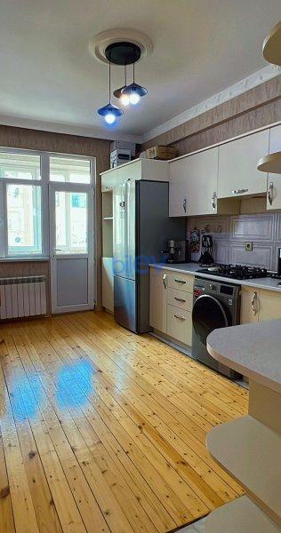 Satılır 3 otaqlı Yeni Tikili  80m², Bakı