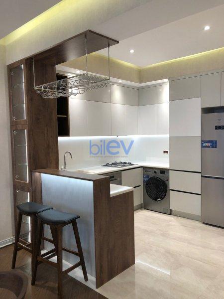 Aylıq Kirayə 3 otaqlı Yeni Tikili bina evi  115m², Bakı