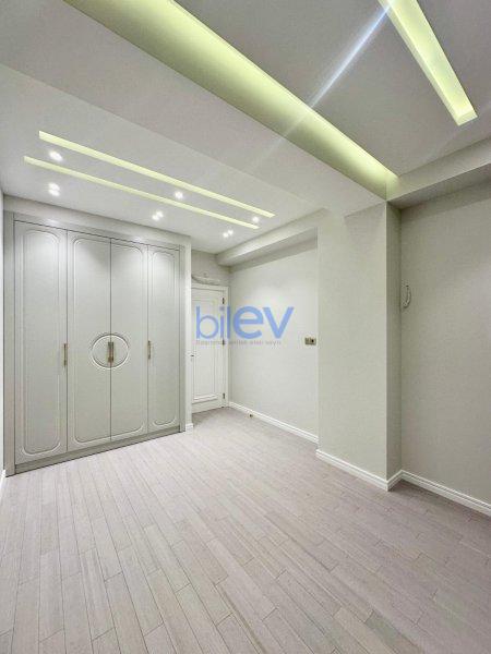 Satış 3 otaqlı Yeni Tikili bina evi  130m², Bakı
