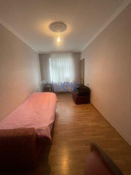 Satılır 4 otaqlı Köhnə Tikili  100m², Bakı