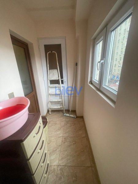 Satılır 4 otaqlı Köhnə Tikili  100m², Bakı