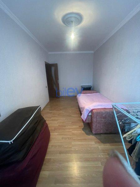 Satılır 4 otaqlı Köhnə Tikili  100m², Bakı