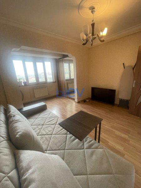 Satılır 4 otaqlı Köhnə Tikili  100m², Bakı