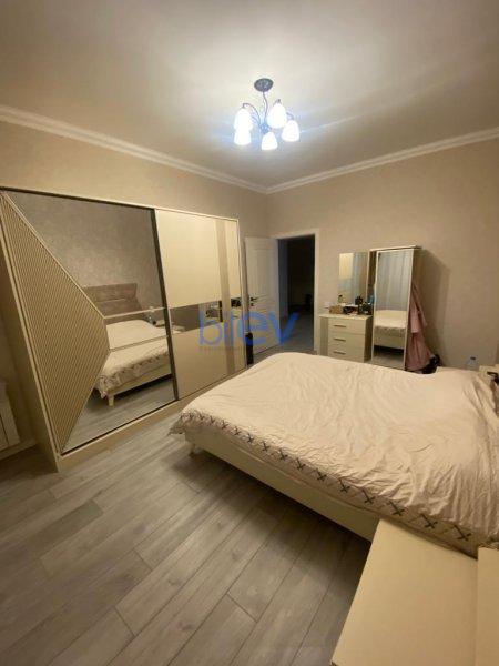 Aylıq Kirayə 2 otaqlı Yeni Tikili bina evi  105m², Bakı