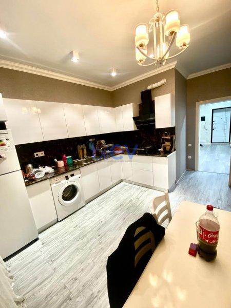 Aylıq Kirayə 2 otaqlı Yeni Tikili bina evi  105m², Bakı