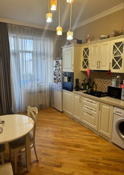 Aylıq Kirayə 2 otaqlı Yeni Tikili bina evi  85m², Bakı