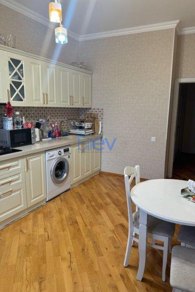 Aylıq Kirayə 2 otaqlı Yeni Tikili bina evi  85m², Bakı