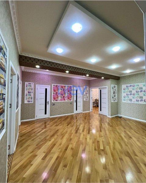 Kirayə (aylıq) 3 otaqlı Yeni Tikili  147m², Bakı